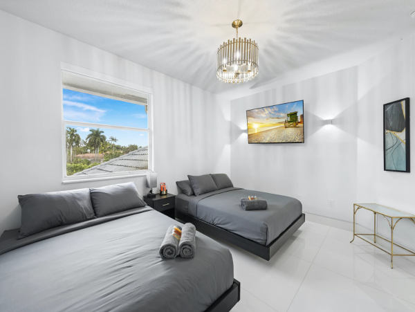 Luxury 7 Bedroom Estate with Resort Style Amenities