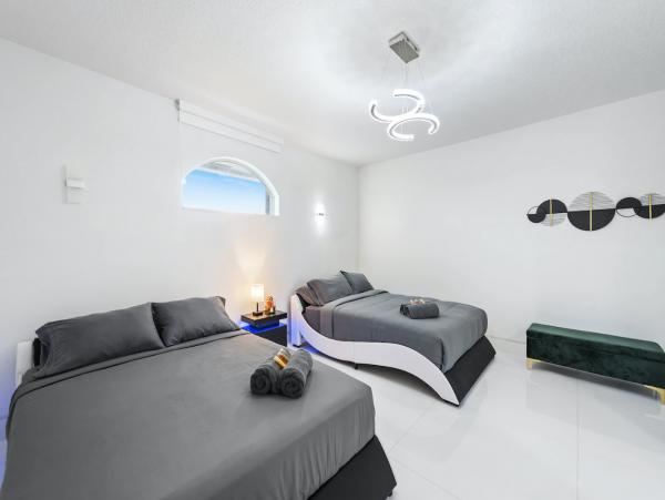 Luxury 7 Bedroom Estate with Resort Style Amenities