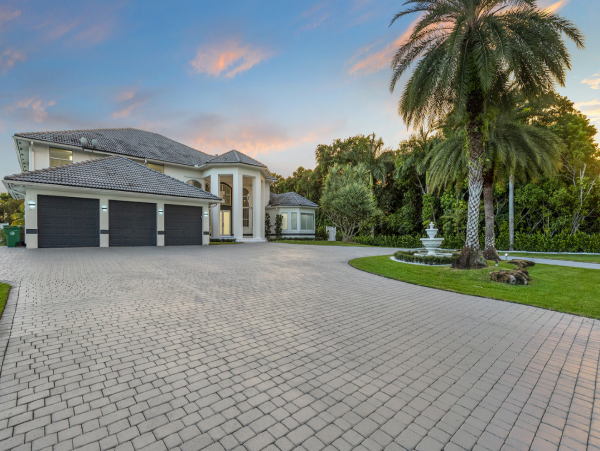 Luxury 7 Bedroom Estate with Resort Style Amenities