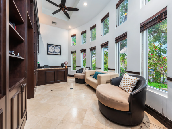 Exclusive Retreat 7 Bedrooms Movie Theater, Pool, Spa, Pool Table & More!