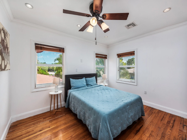 Exclusive Retreat 7 Bedrooms Movie Theater, Pool, Spa, Pool Table & More!
