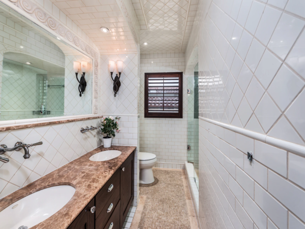 Exclusive Retreat 7 Bedrooms Movie Theater, Pool, Spa, Pool Table & More!