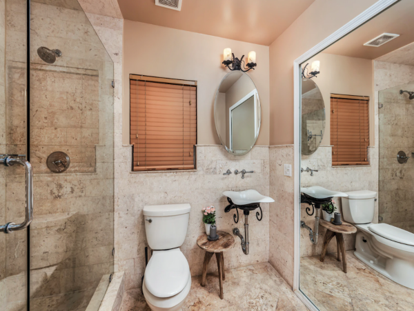 Exclusive Retreat 7 Bedrooms Movie Theater, Pool, Spa, Pool Table & More!