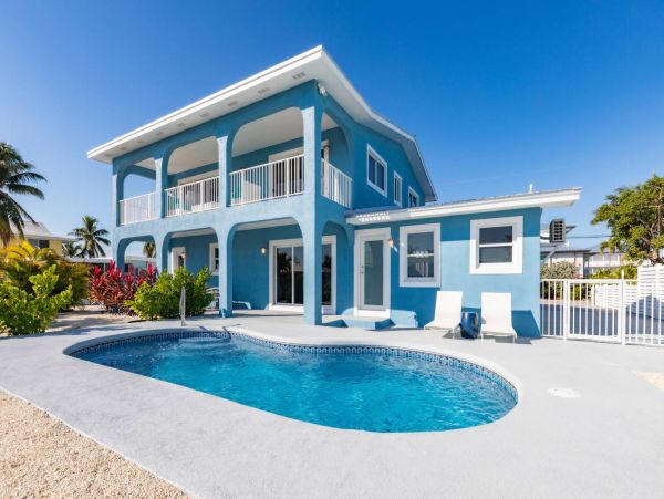 Canalfront Vacation Pool Home in Marathon Sleeps 14 Guests