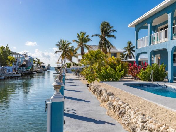 Canalfront Vacation Pool Home in Marathon Sleeps 14 Guests