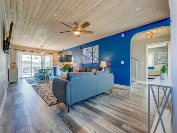 Canalfront Vacation Pool Home in Marathon Sleeps 14 Guests