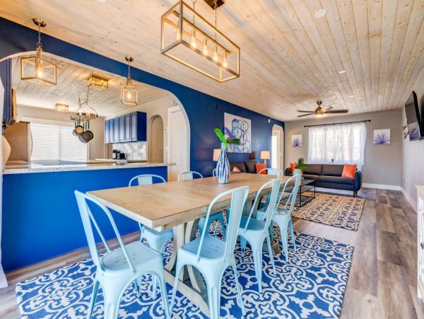 Canalfront Vacation Pool Home in Marathon Sleeps 14 Guests
