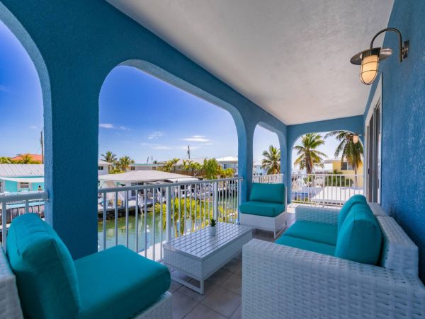 Canalfront Vacation Pool Home in Marathon Sleeps 14 Guests