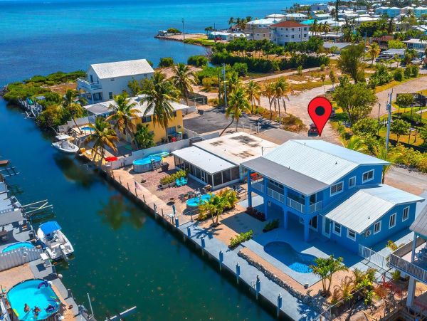 Canalfront Vacation Pool Home in Marathon Sleeps 14 Guests