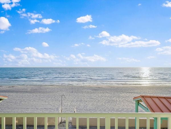 North Redington Beach Studio Located on the Beach