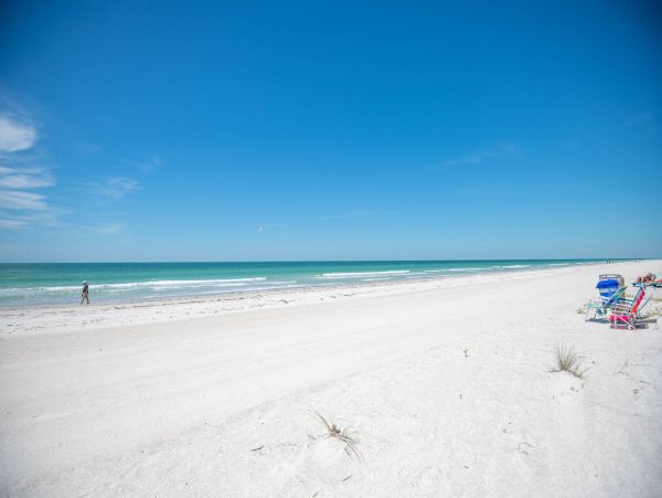 North Redington Beach Studio Located on the Beach
