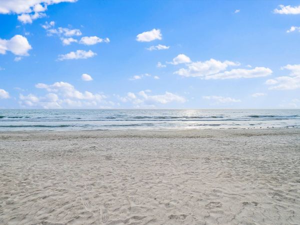 North Redington Beach Studio Located on the Beach