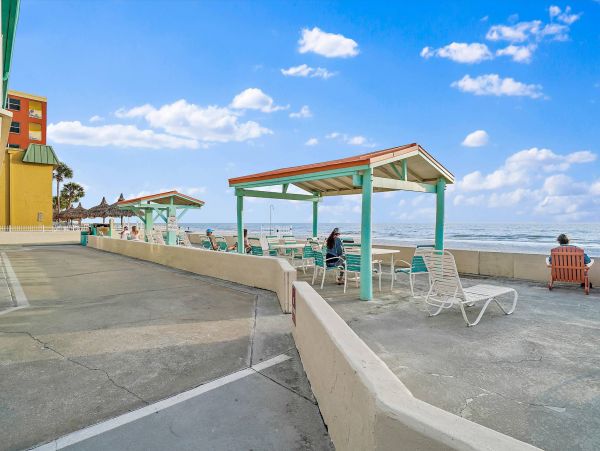 North Redington Beach Studio Located on the Beach