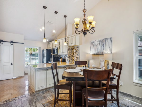 Lovely 2 Bedroom Condo in Treasure Island