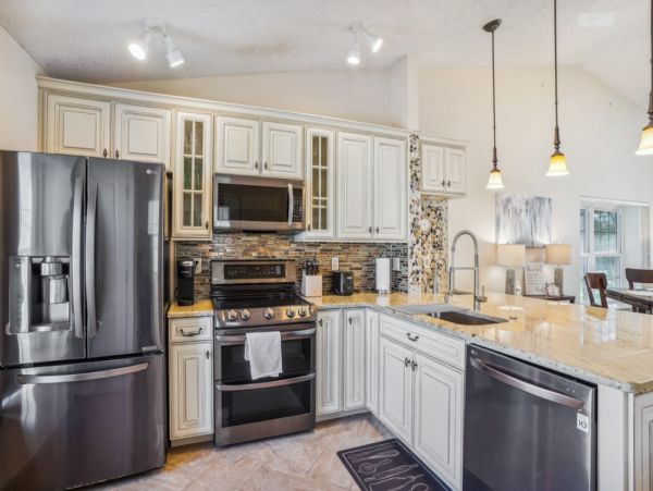 Lovely 2 Bedroom Condo in Treasure Island