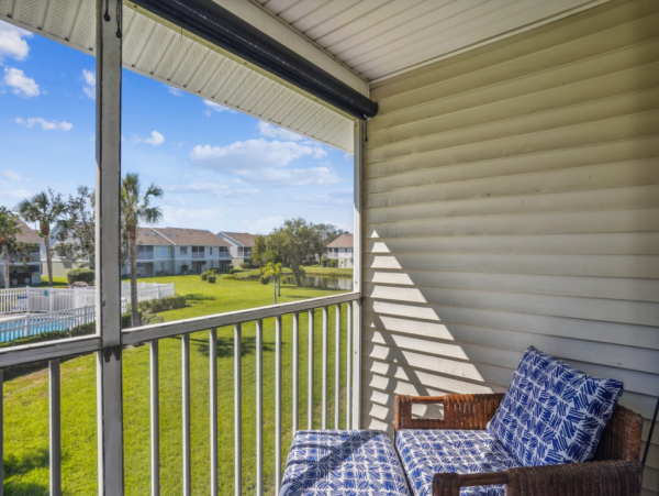 Lovely 2 Bedroom Condo in Treasure Island