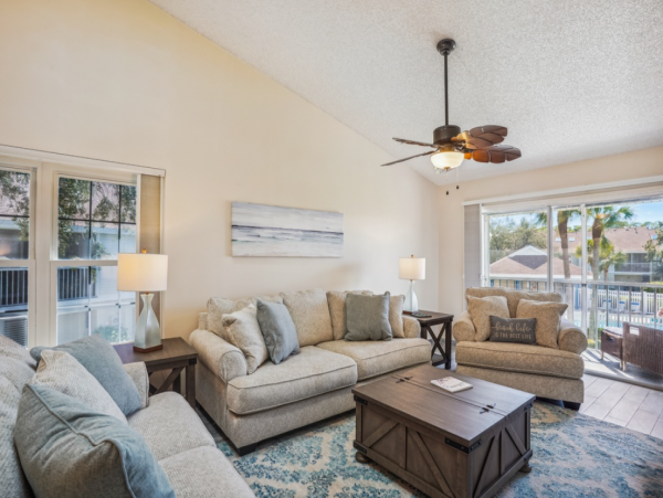 Lovely 2 Bedroom Condo in Treasure Island