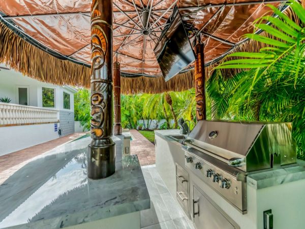 Siesta Key Vacation Home Five Bedroom Walk to Beach