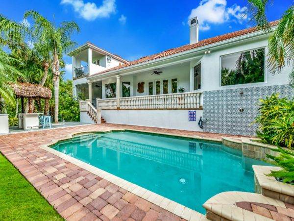 Siesta Key Vacation Home Five Bedroom Walk to Beach