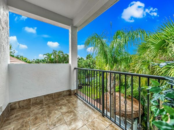 Siesta Key Vacation Home Five Bedroom Walk to Beach