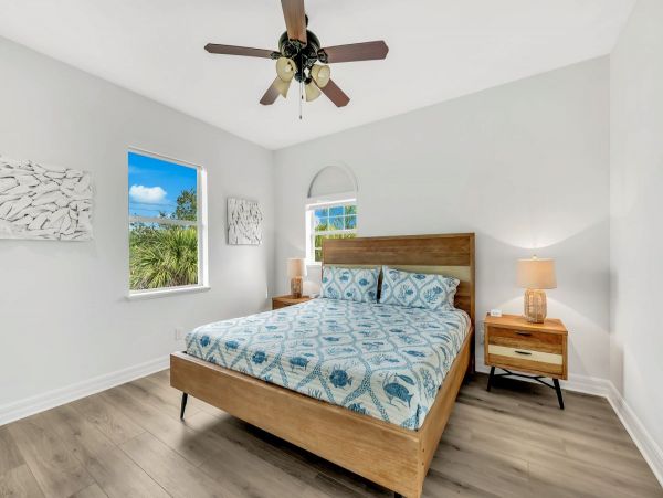 Siesta Key Vacation Home Five Bedroom Walk to Beach