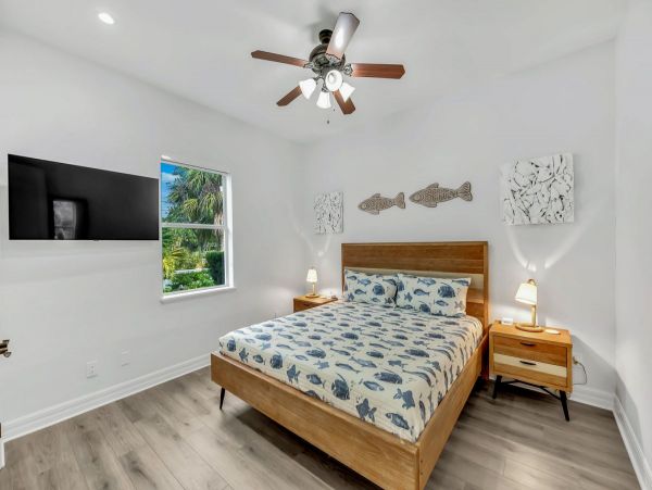 Siesta Key Vacation Home Five Bedroom Walk to Beach