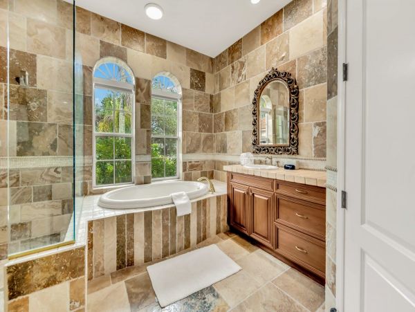 Siesta Key Vacation Home Five Bedroom Walk to Beach
