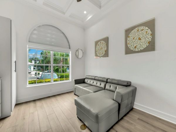 Siesta Key Vacation Home Five Bedroom Walk to Beach