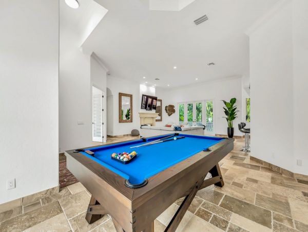 Siesta Key Vacation Home Five Bedroom Walk to Beach