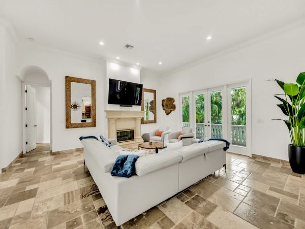 Siesta Key Vacation Home Five Bedroom Walk to Beach