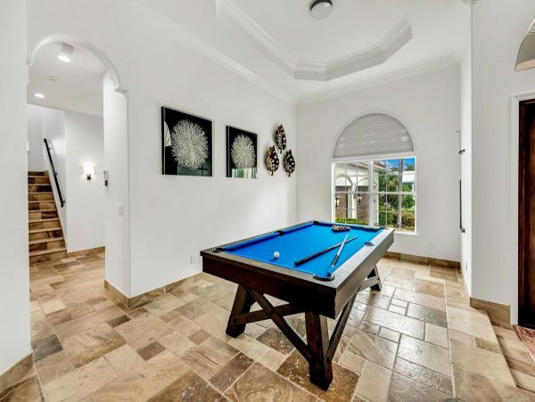 Siesta Key Vacation Home Five Bedroom Walk to Beach