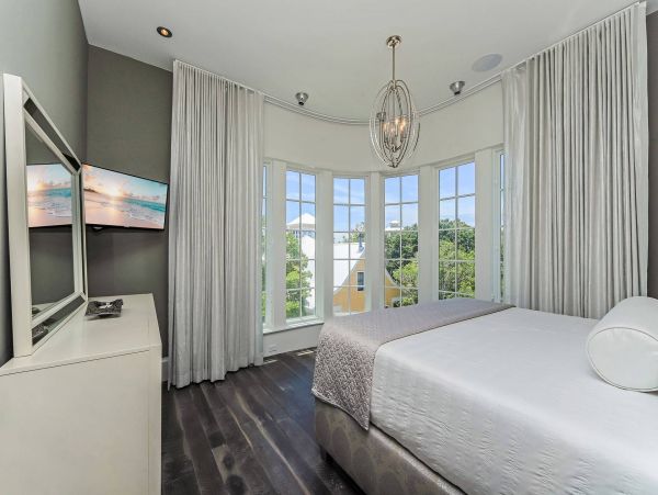Three Min Walk to Seaside Beach Luxury