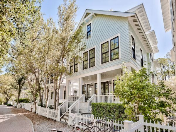 Gorgeous 7 Bedroom Home Sleeps 16 Guests