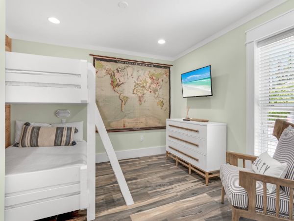 Gorgeous 7 Bedroom Home Sleeps 16 Guests