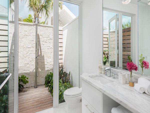 Contemporary 7 Bedroom Villa with Full Ocean Views