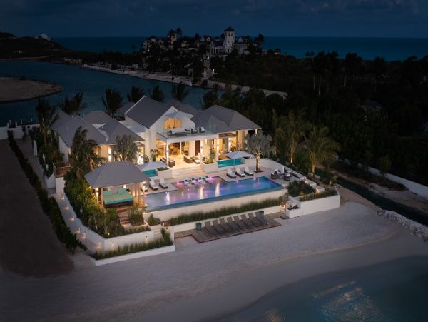 Contemporary 7 Bedroom Villa with Full Ocean Views