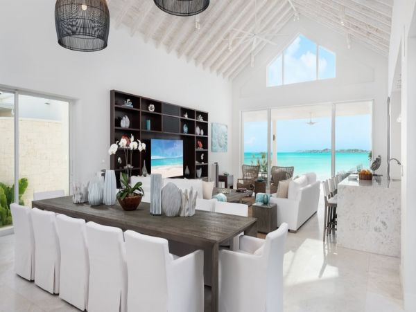 Contemporary 7 Bedroom Villa with Full Ocean Views