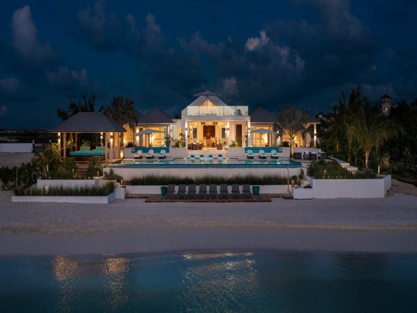 Contemporary 7 Bedroom Villa with Full Ocean Views