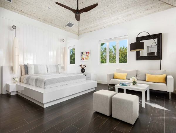 Attractive 5 Bedroom Villa with Individual Guest House
