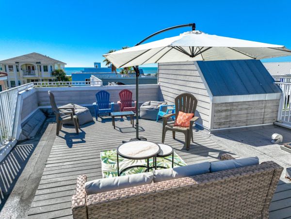 Just a Short Walk to Beach 3 Bedroom Vacation Rental Sleeps 8 Guests