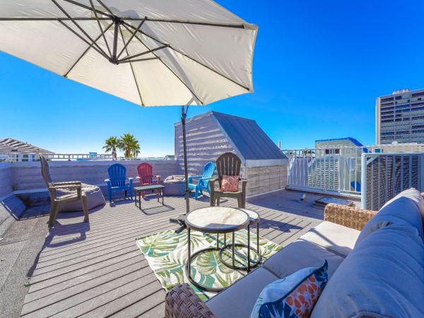 Just a Short Walk to Beach 3 Bedroom Vacation Rental Sleeps 8 Guests