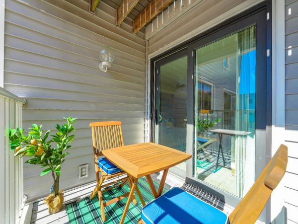 Just a Short Walk to Beach 3 Bedroom Vacation Rental Sleeps 8 Guests
