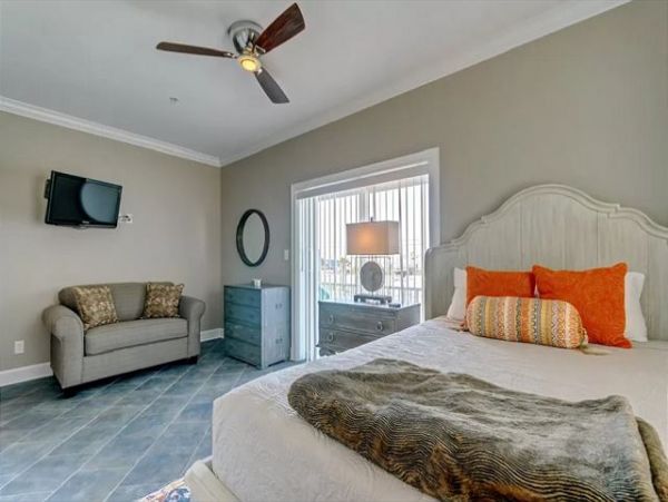 Navarre Lovely Vacation Home Away from Home