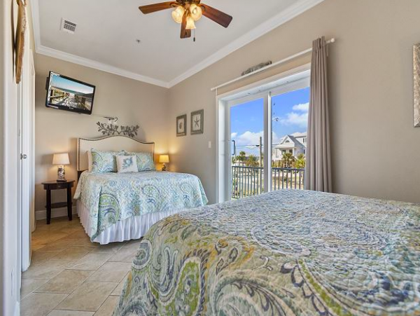 Four Bedroom Townhouse Directly on the Beach with Ocean views from each room
