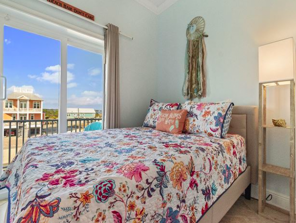 Four Bedroom Townhouse Directly on the Beach with Ocean views from each room