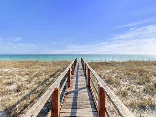 Four Bedroom Townhouse Directly on the Beach with Ocean views from each room