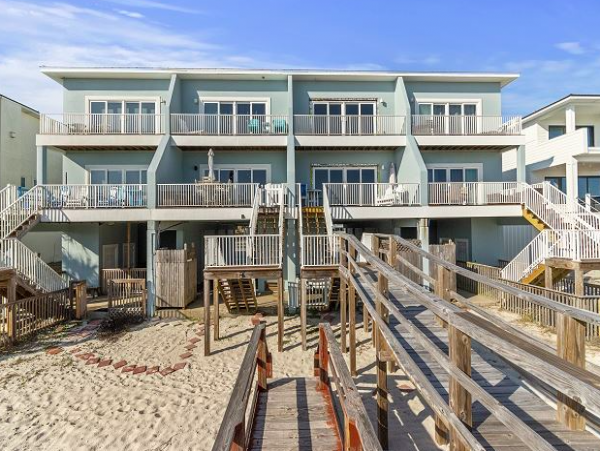 Four Bedroom Townhouse Directly on the Beach with Ocean views from each room