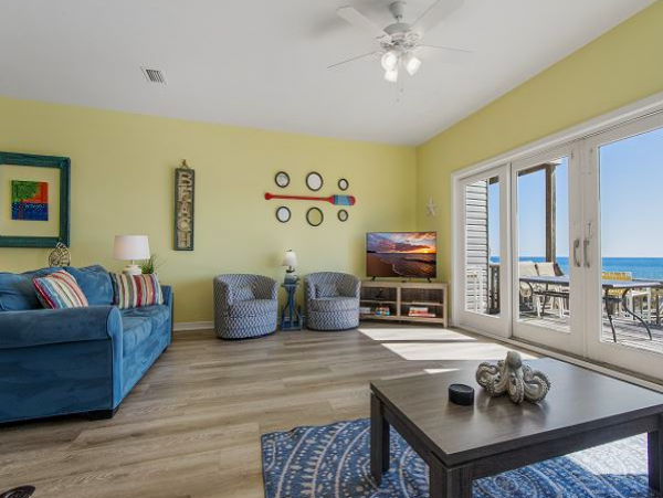 Four Bedroom- 3 bathroom Gulf front Home in Navarre