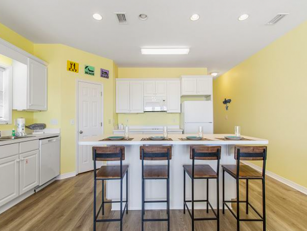 Four Bedroom- 3 bathroom Gulf front Home in Navarre