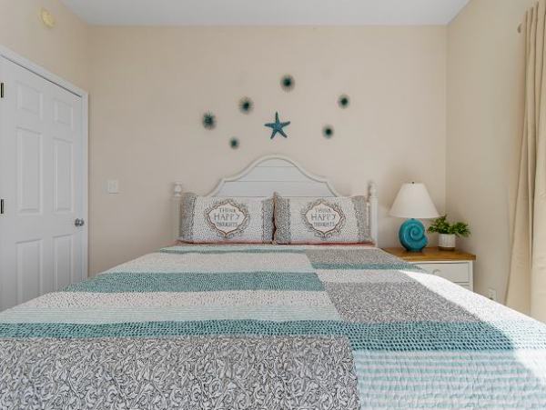 Four Bedroom- 3 bathroom Gulf front Home in Navarre